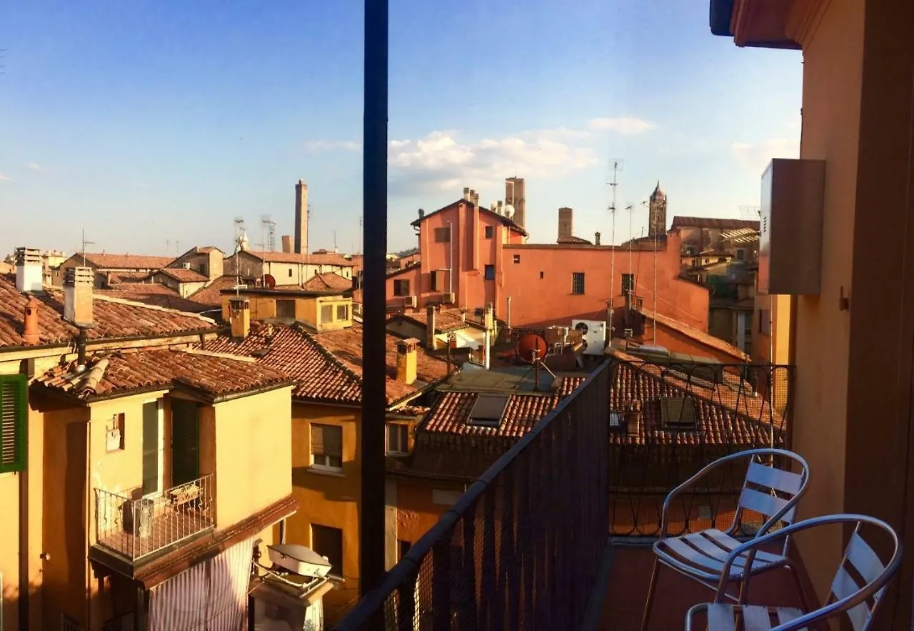 La Finestrella Sul Canale Di Via Piella Hotel Bologna Italy