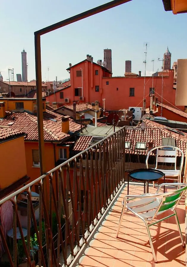 La Finestrella Sul Canale Di Via Piella Hotel Bologna Italy